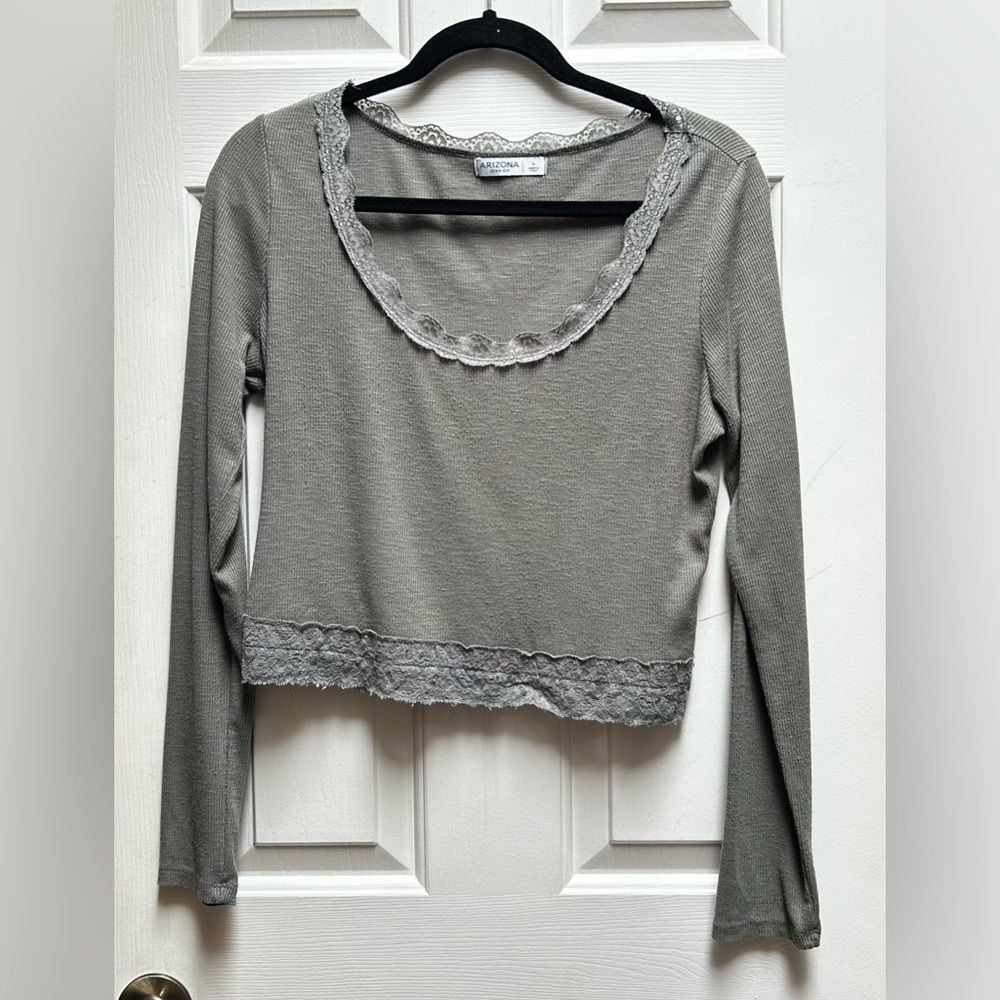 ARIZONA JEAN CO. Green Long Sleeve Lace Trim Scoop Neck Top Blouse Juniors Large